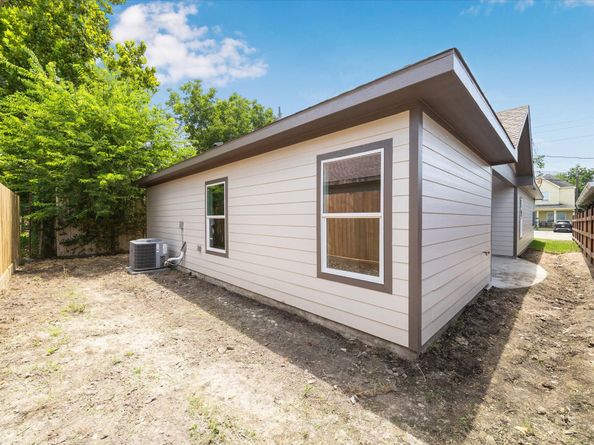 7947 Avenue F, Houston TX 77012
