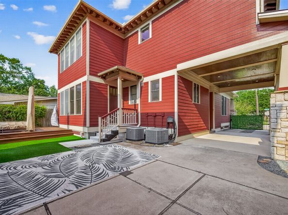 1445 Hall Place, Houston TX 77008