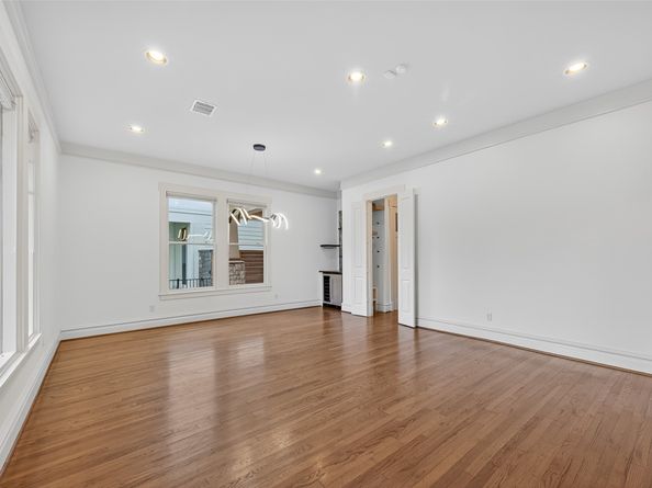 1445 Hall Place, Houston TX 77008