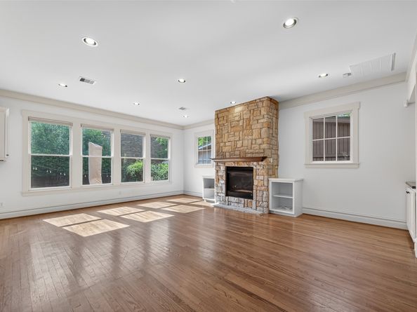 1445 Hall Place, Houston TX 77008