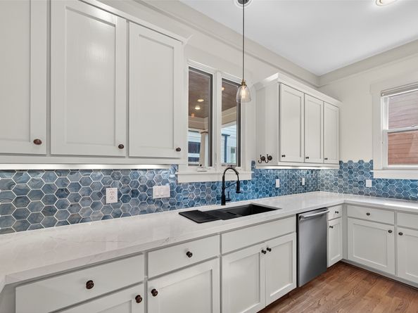 1445 Hall Place, Houston TX 77008