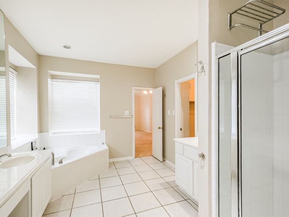 3314 Shadowwalk Drive, Houston TX 77082