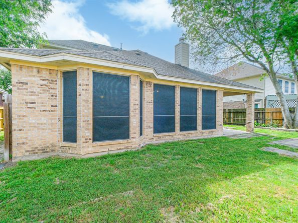 3314 Shadowwalk Drive, Houston TX 77082