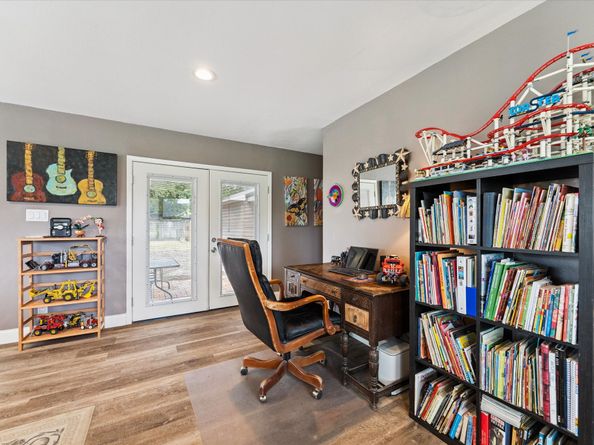 9302 Rosstown Way, Houston TX 77080