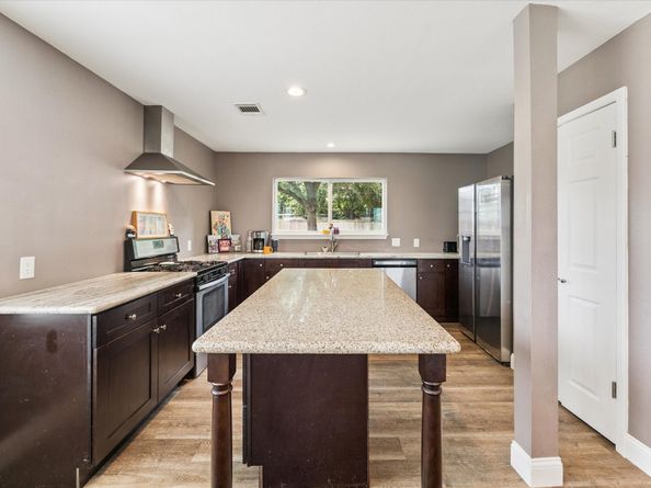 9302 Rosstown Way, Houston TX 77080