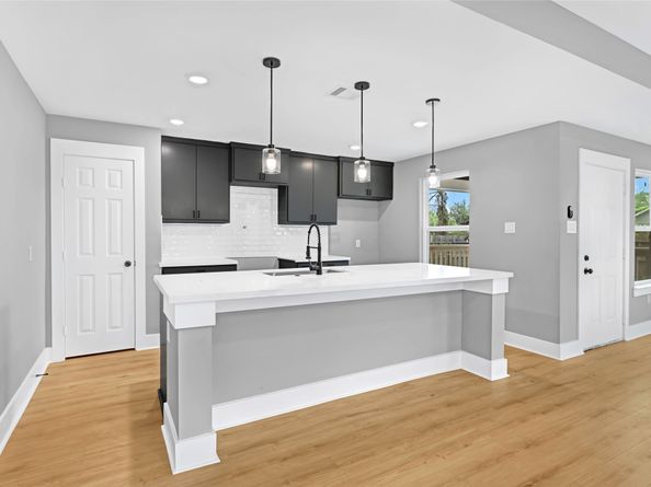 9705 Peachtree Street, Houston TX 77016