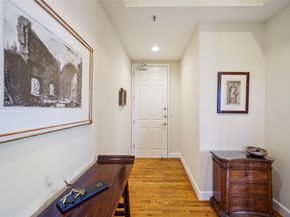 2520 Robinhood Street 1001, Houston TX 77005