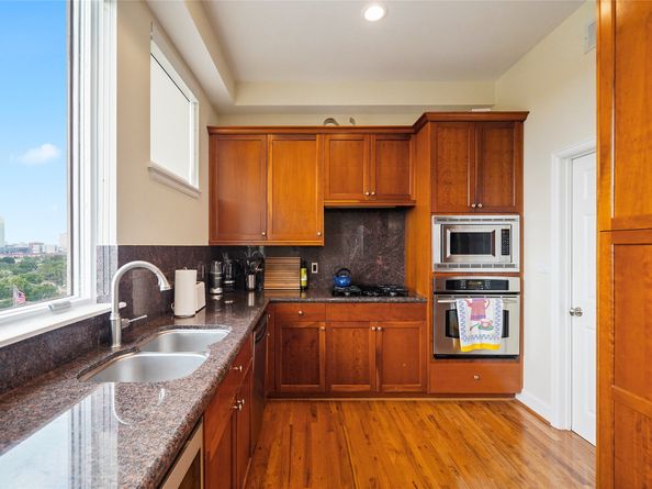 2520 Robinhood Street 1001, Houston TX 77005