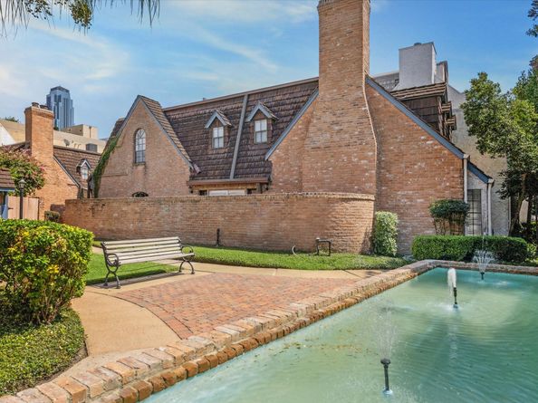 5372 Brownway Street D34, Houston TX 77056