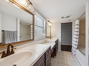 5372 Brownway Street D34, Houston TX 77056