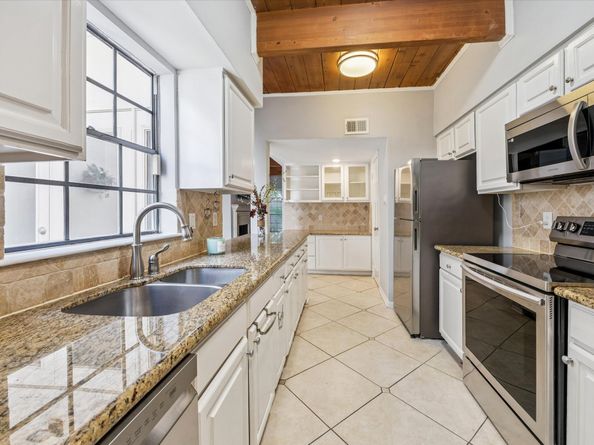 5372 Brownway Street D34, Houston TX 77056