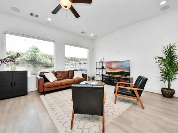 2415 Anita Street A, Houston TX 77004