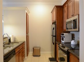 2203 Dorrington Street 403, Houston TX 77030
