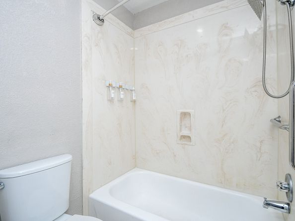 5011 Kleinway Drive, Houston TX 77066