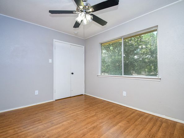 5011 Kleinway Drive, Houston TX 77066