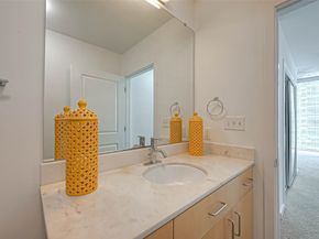5925 Almeda Road 11608, Houston TX 77004