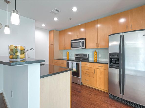 5925 Almeda Road 11608, Houston TX 77004