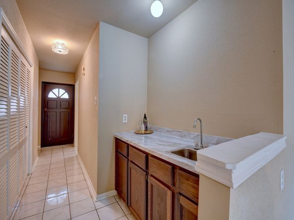 6330 Creekbend Drive D, Houston TX 77096