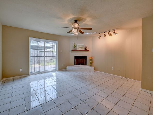6330 Creekbend Drive D, Houston TX 77096