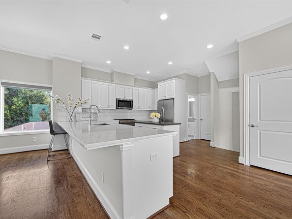 1630 W 24th Street, Houston TX 77008