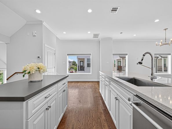 1630 W 24th Street, Houston TX 77008