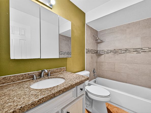 6401 Deihl Road 1105, Houston TX 77092