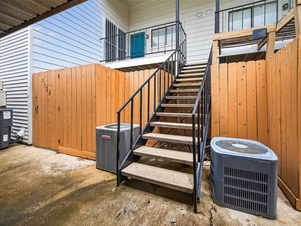 6401 Deihl Road 1105, Houston TX 77092