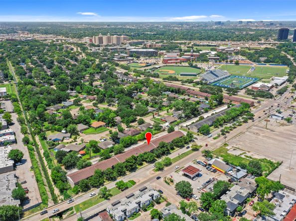 8216 Fondren Road 8216, Houston TX 77074