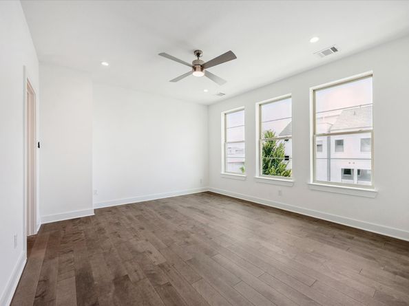 5307 Eigel Street, Houston TX 77007