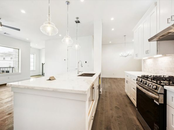 5307 Eigel Street, Houston TX 77007