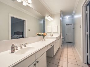 1107 Enclave Square E, Houston TX 77077