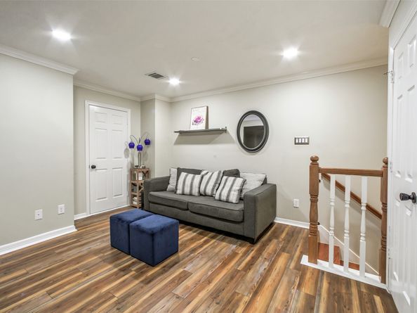 1107 Enclave Square E, Houston TX 77077
