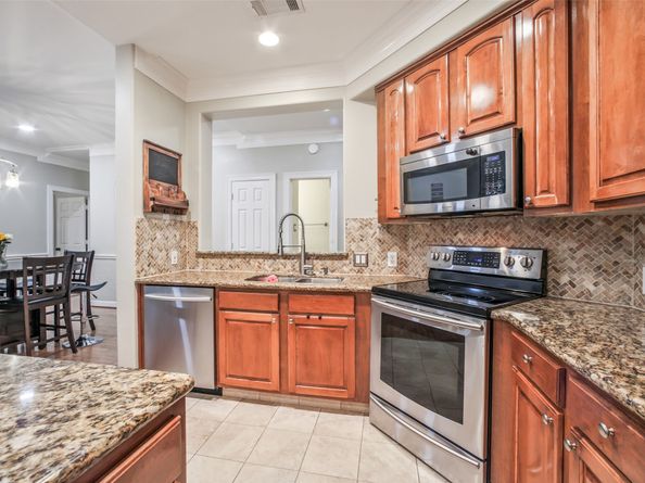 1107 Enclave Square E, Houston TX 77077