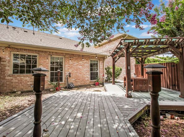 1107 Enclave Square E, Houston TX 77077
