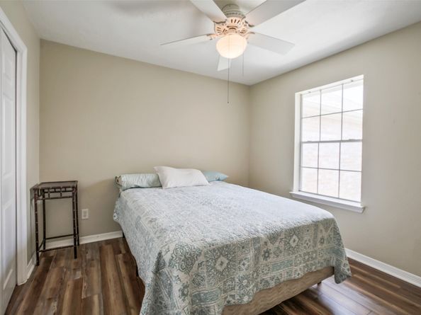 1107 Enclave Square E, Houston TX 77077