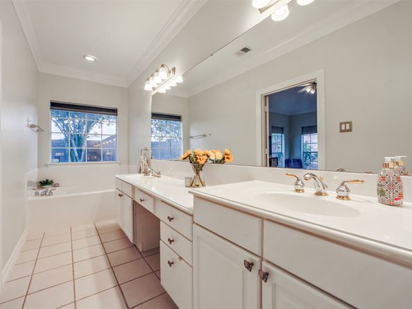 1107 Enclave Square E, Houston TX 77077