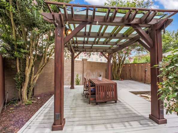 1107 Enclave Square E, Houston TX 77077