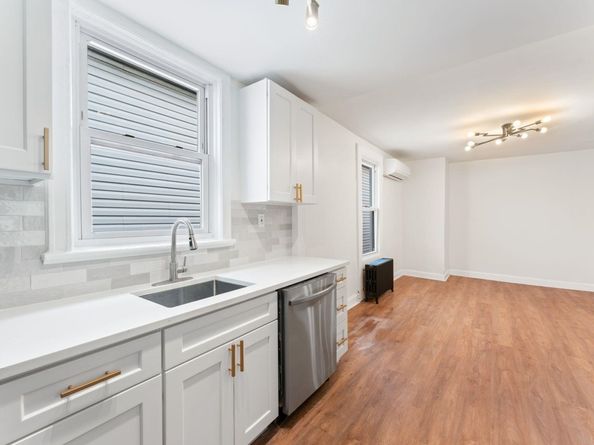 114 Oak St, Jersey City NJ 07304