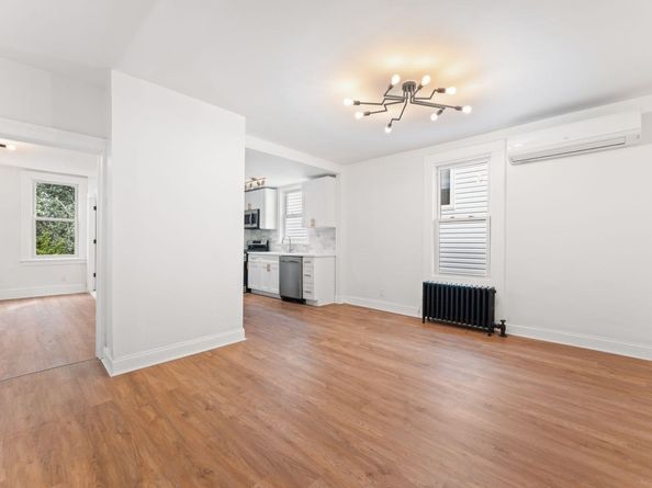 114 Oak St, Jersey City NJ 07304