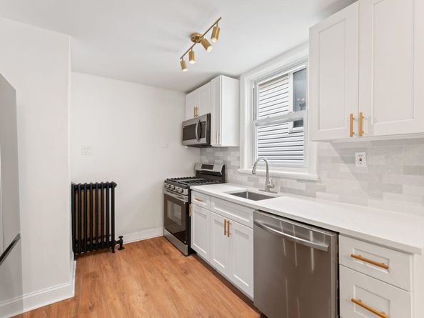 114 Oak St, Jersey City NJ 07304