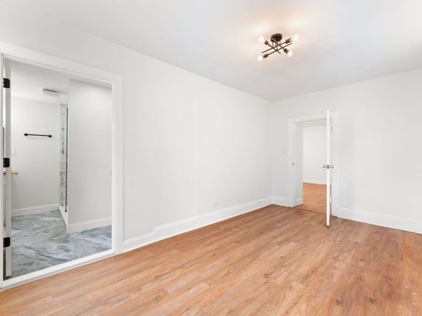 114 Oak St, Jersey City NJ 07304