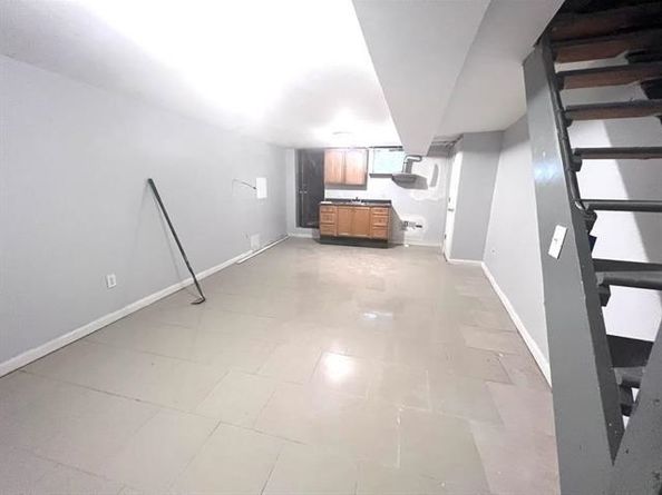 137 Palisade Ave, Jersey City NJ 07306-2407