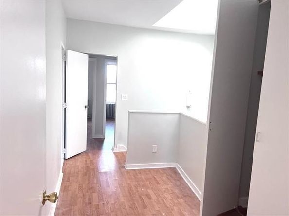 137 Palisade Ave, Jersey City NJ 07306-2407