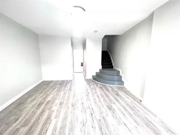 137 Palisade Ave, Jersey City NJ 07306-2407