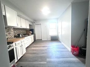 137 Palisade Ave, Jersey City NJ 07306-2407