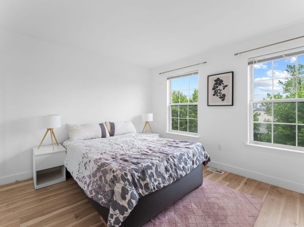 4 Persimmon Ct, Jersey City NJ 07305