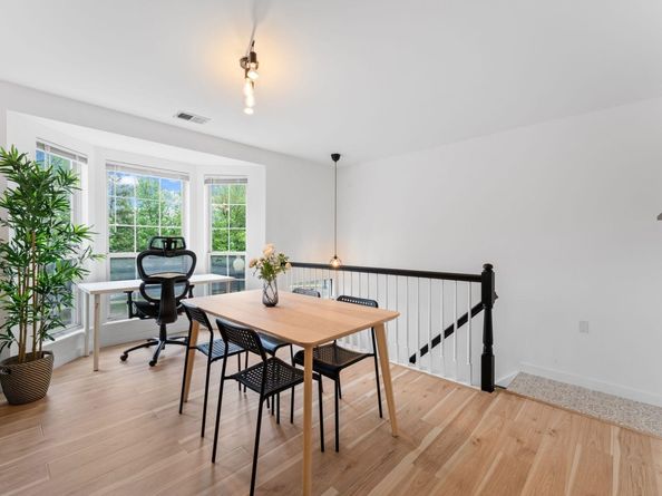4 Persimmon Ct, Jersey City NJ 07305