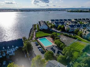 4 Persimmon Ct, Jersey City NJ 07305