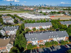 4 Persimmon Ct, Jersey City NJ 07305