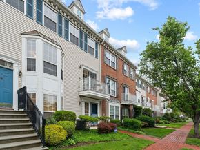 4 Persimmon Ct, Jersey City NJ 07305